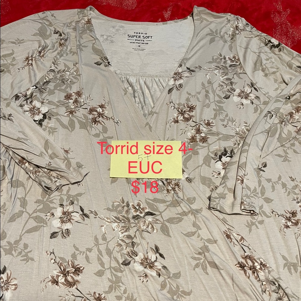 Torrid size 4 long sleeve